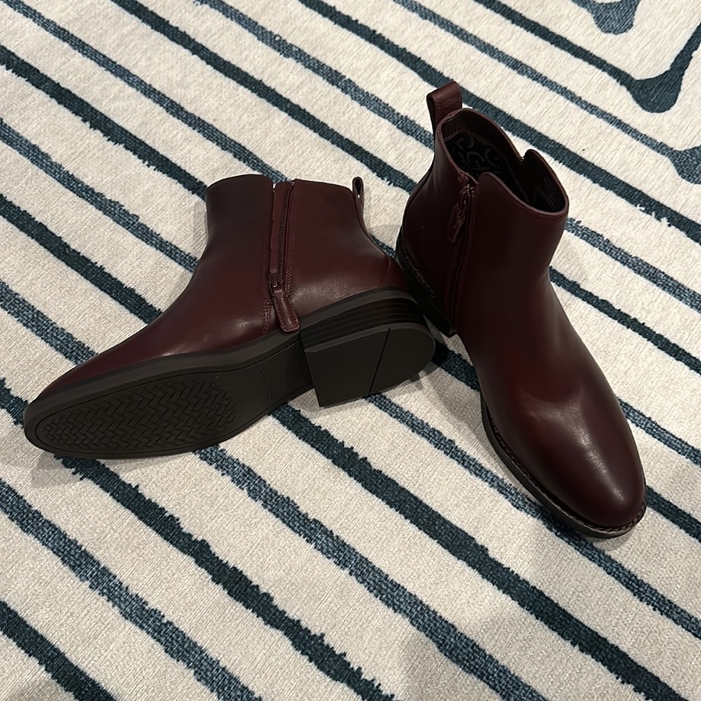 Cole Haan Chelsea boot - new size 8.5 Bloodstone
